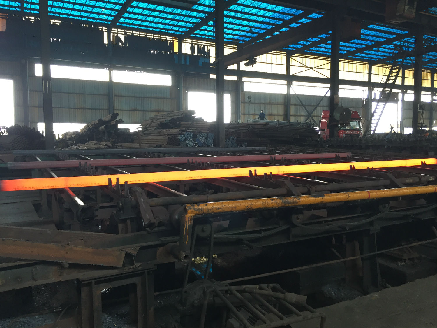 鄂州无缝钢管厂家生产线
